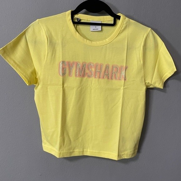 NWT Gymshark Diamante Graphic Baby Tee in Yellow and Pink. Size Small - Picture 4 of 9